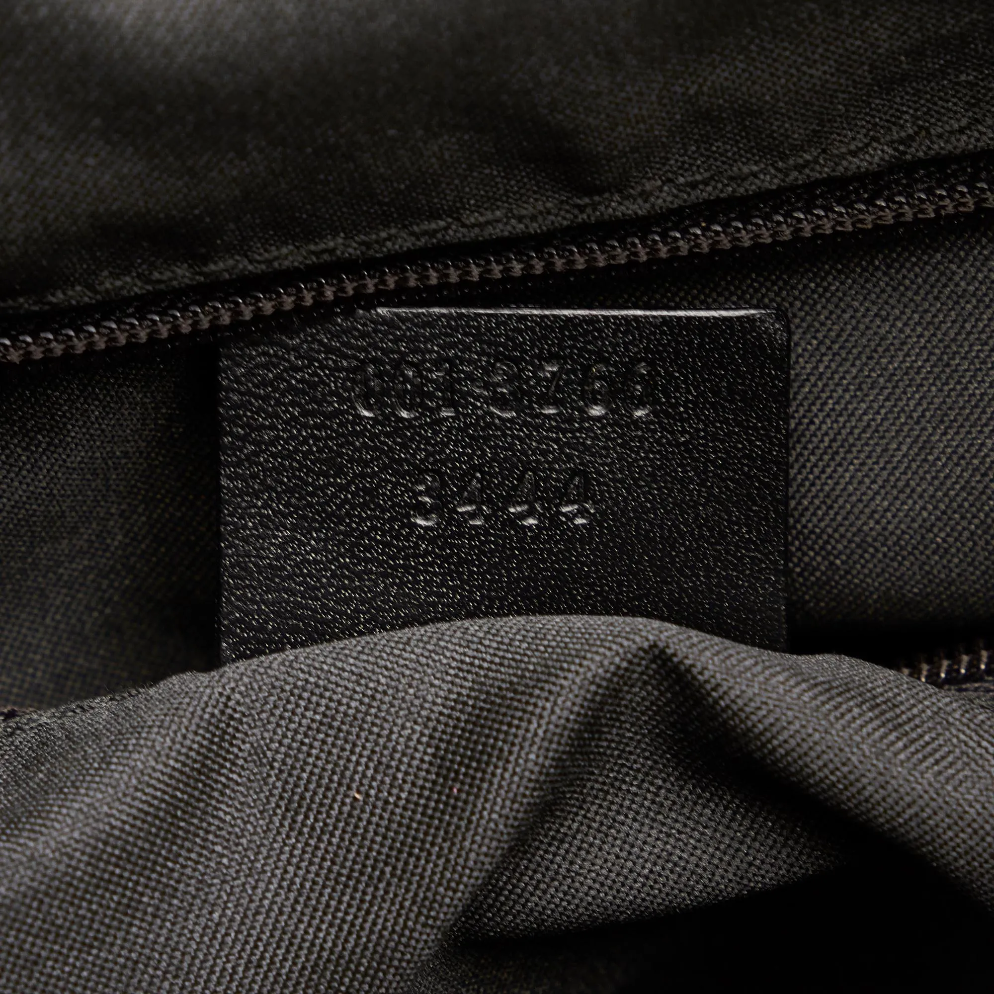 Gucci GG Nylon Shoulder Bag (SHG-w7Iys7)