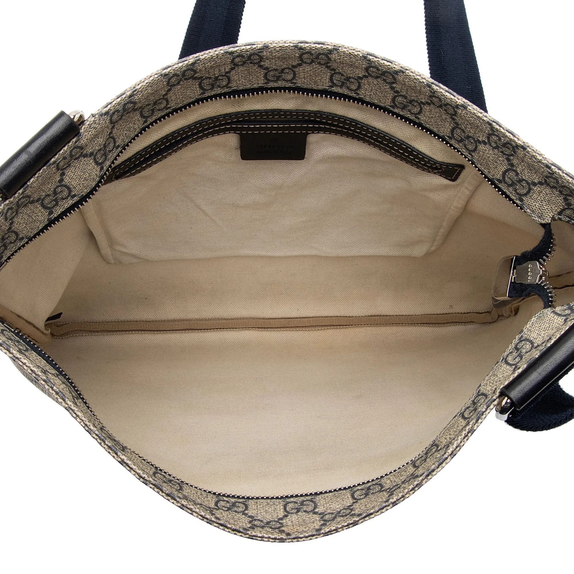 Gucci GG Supreme Classic Flat Medium Messenger Bag (SHF-rHNsr9)