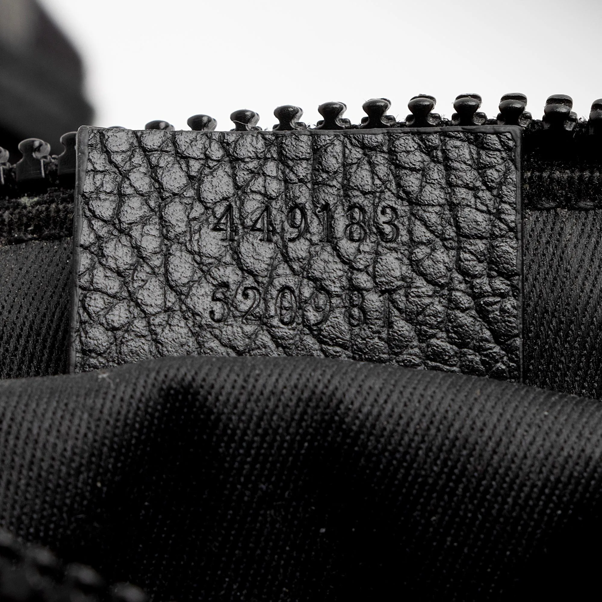 Gucci Nylon Monogram Small Flat Messenger Bag (SHF-uRak7p)