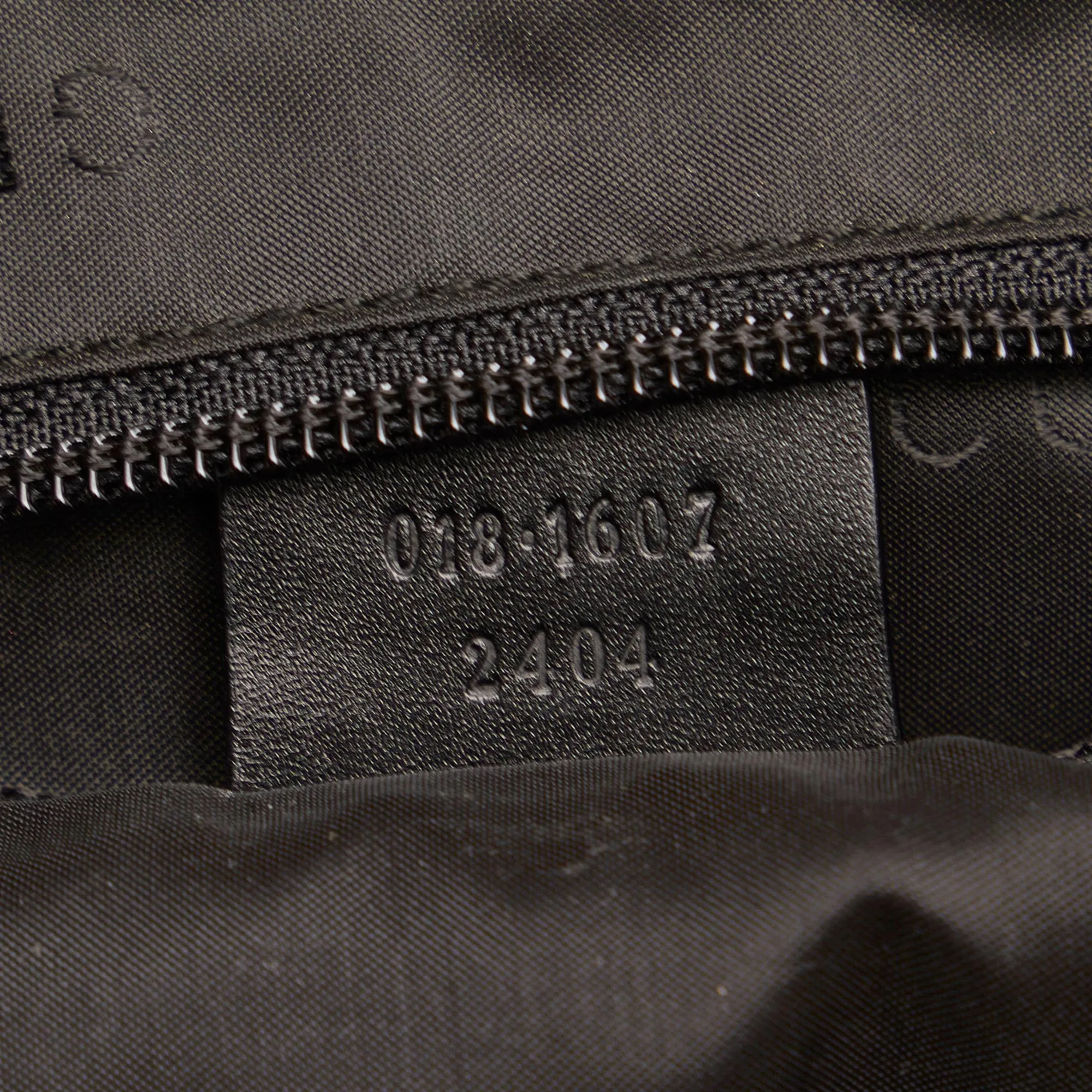 Gucci Nylon Pouch (SHG-29122)