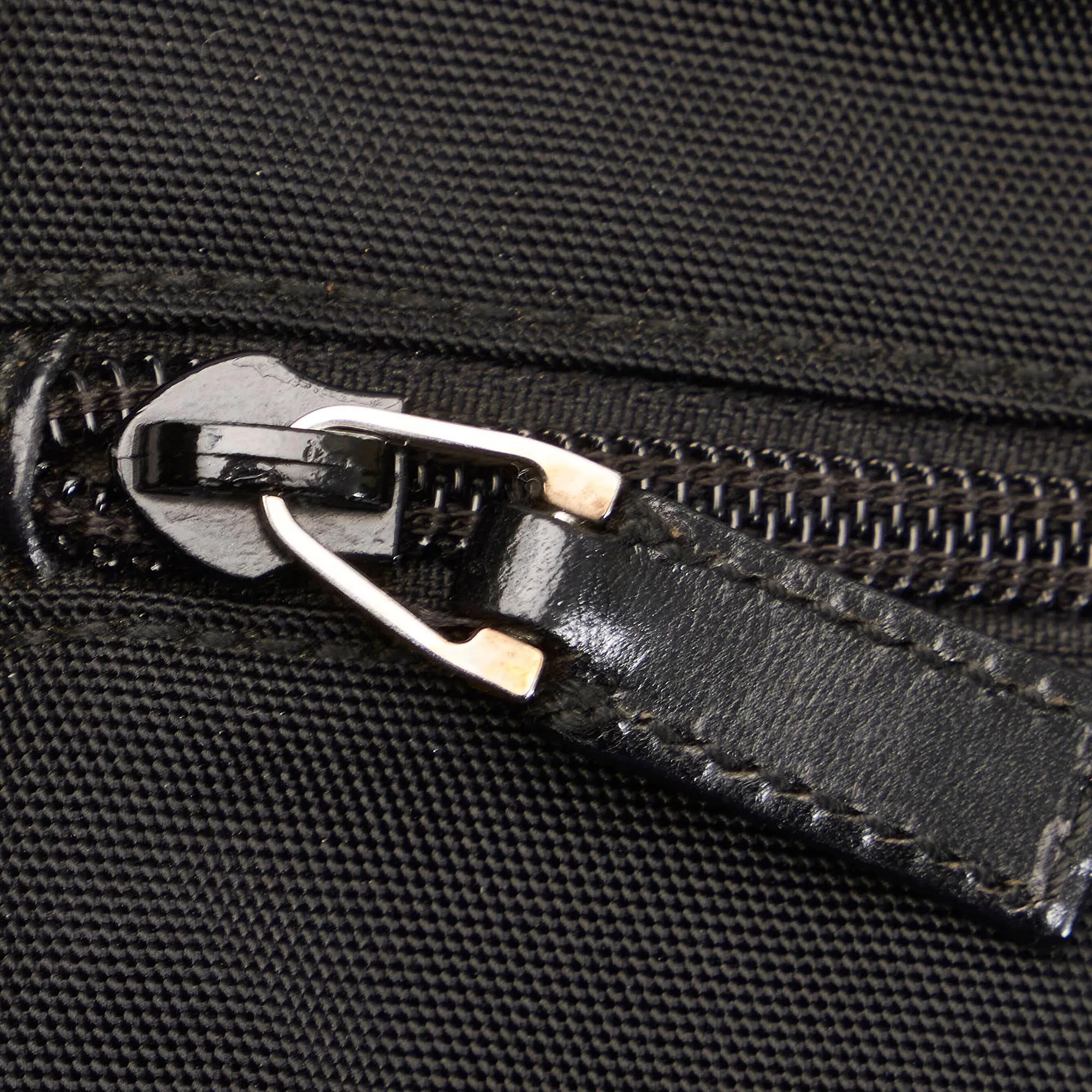 Gucci Nylon Pouch (SHG-29122)