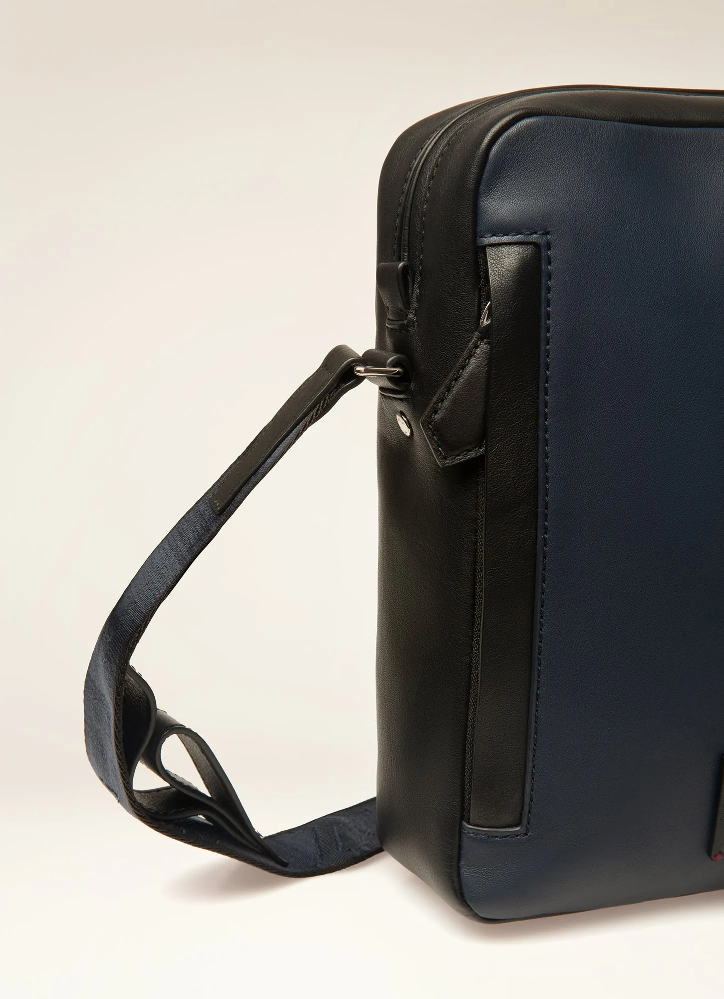 Holm - Cross Body Bag