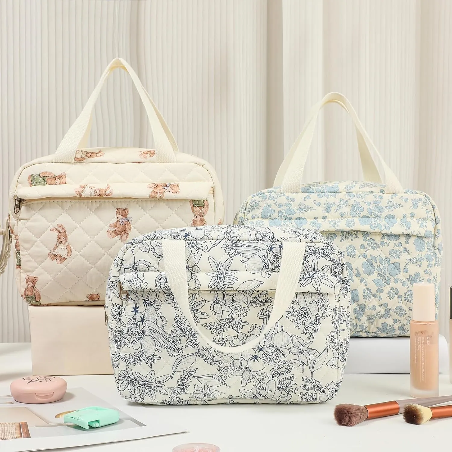 Large Size Quilted Coquette Makeup Bag, Cute Preppy Floral Cotton Travel Cosmetic Organizer Bag with Top Handle, Multi-Layer Travel Toiletry Pouch (01Lightblue Flower)