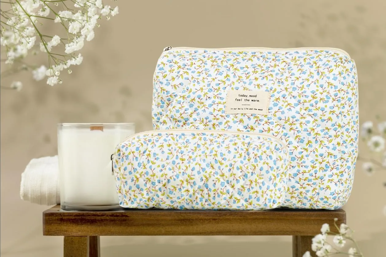 Makeup Bag, Blue Floral Makeup Bag, Quilted Cotton Large Capacity Cosmetic Pouch with Handle, Travel Make Up Bag for Women, Bridesmaids, Gifts, Broken Flower Aesthetic Organizer
