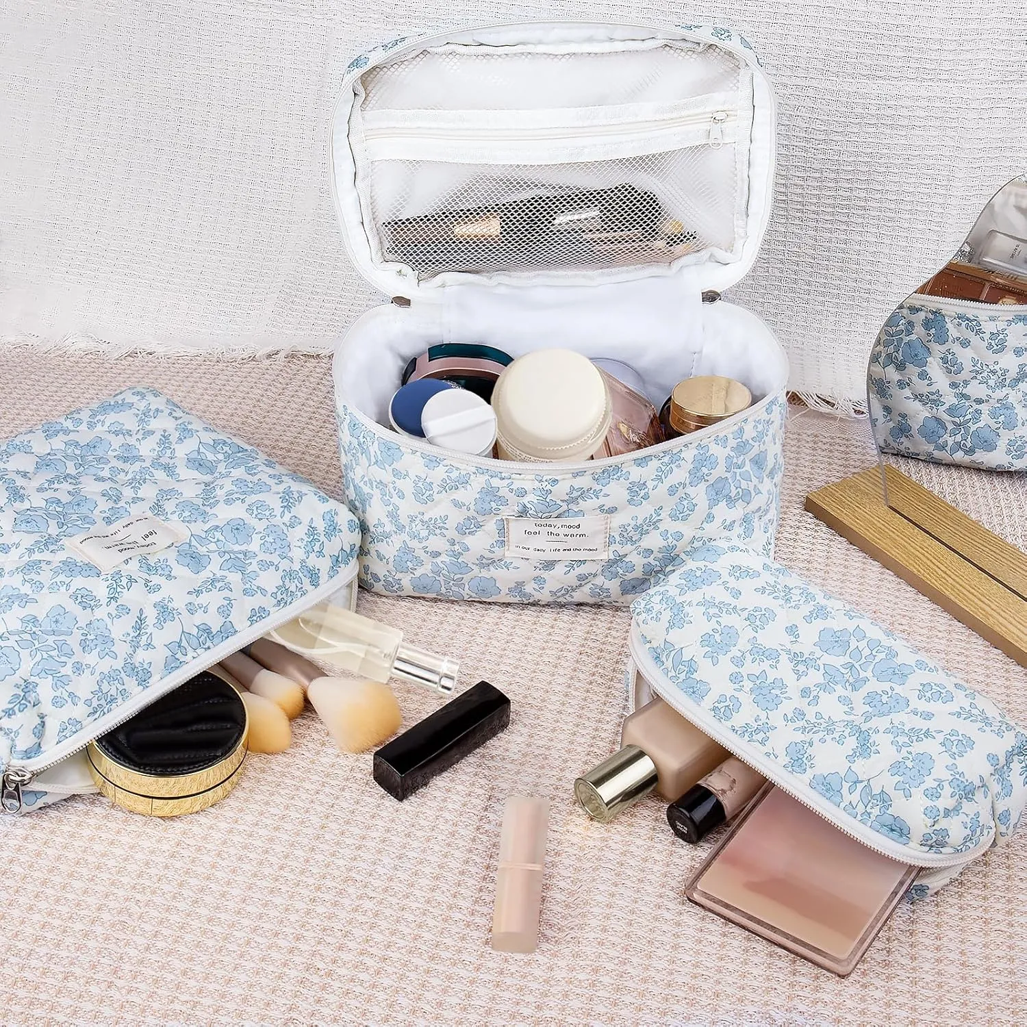 Makeup Bag, Large Quilted Cosmetic Bag, Big Floral Make Up Bag for Women Girls, Cute Cotton Makeup Bag Set, Flower Travel Toiletry Organizer Bag