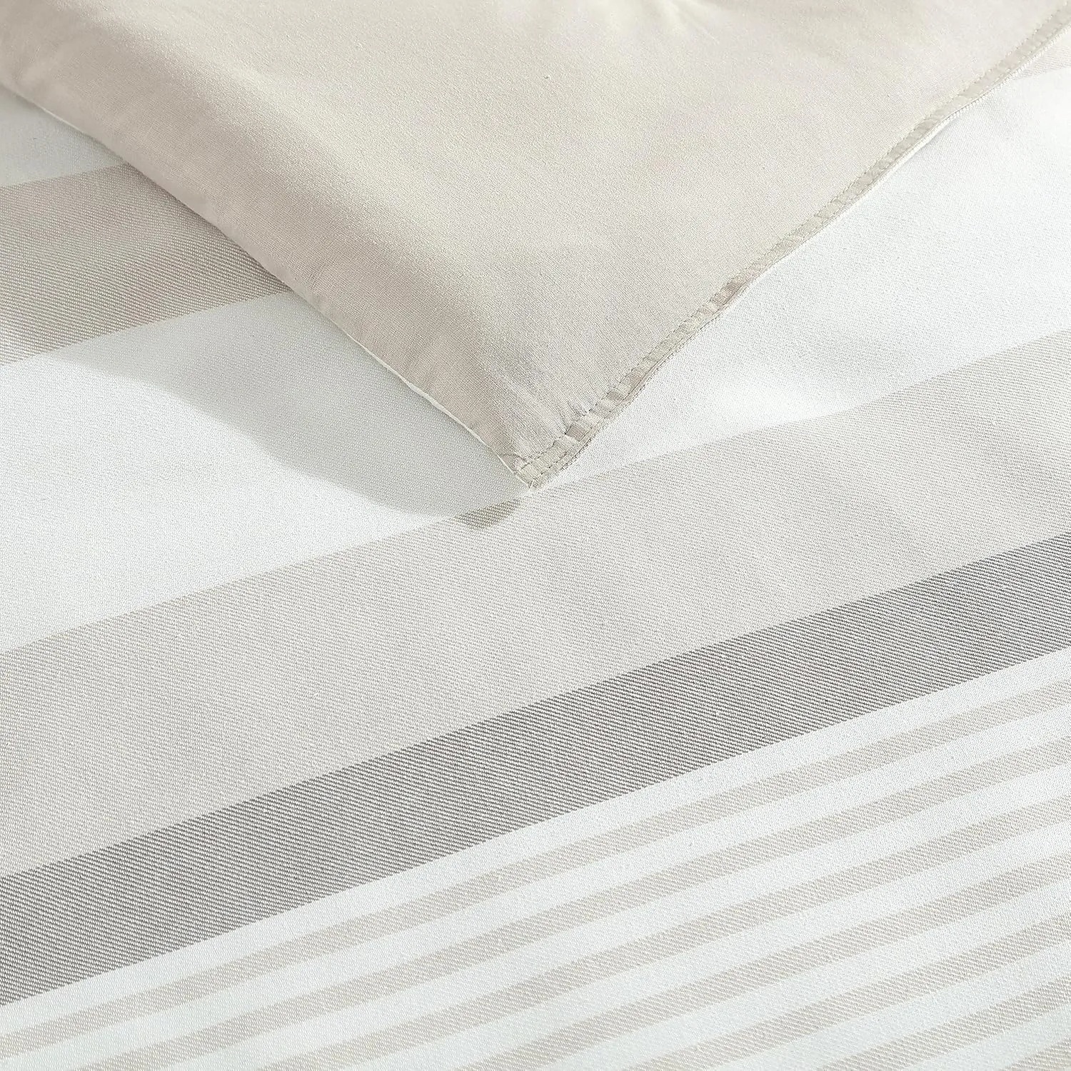 Nautica - Queen Comforter Set, Reversible Cotton Bedding with Matching Shams, Medium-Weight, Oeko-Tex Certified (Saybrook Beige)