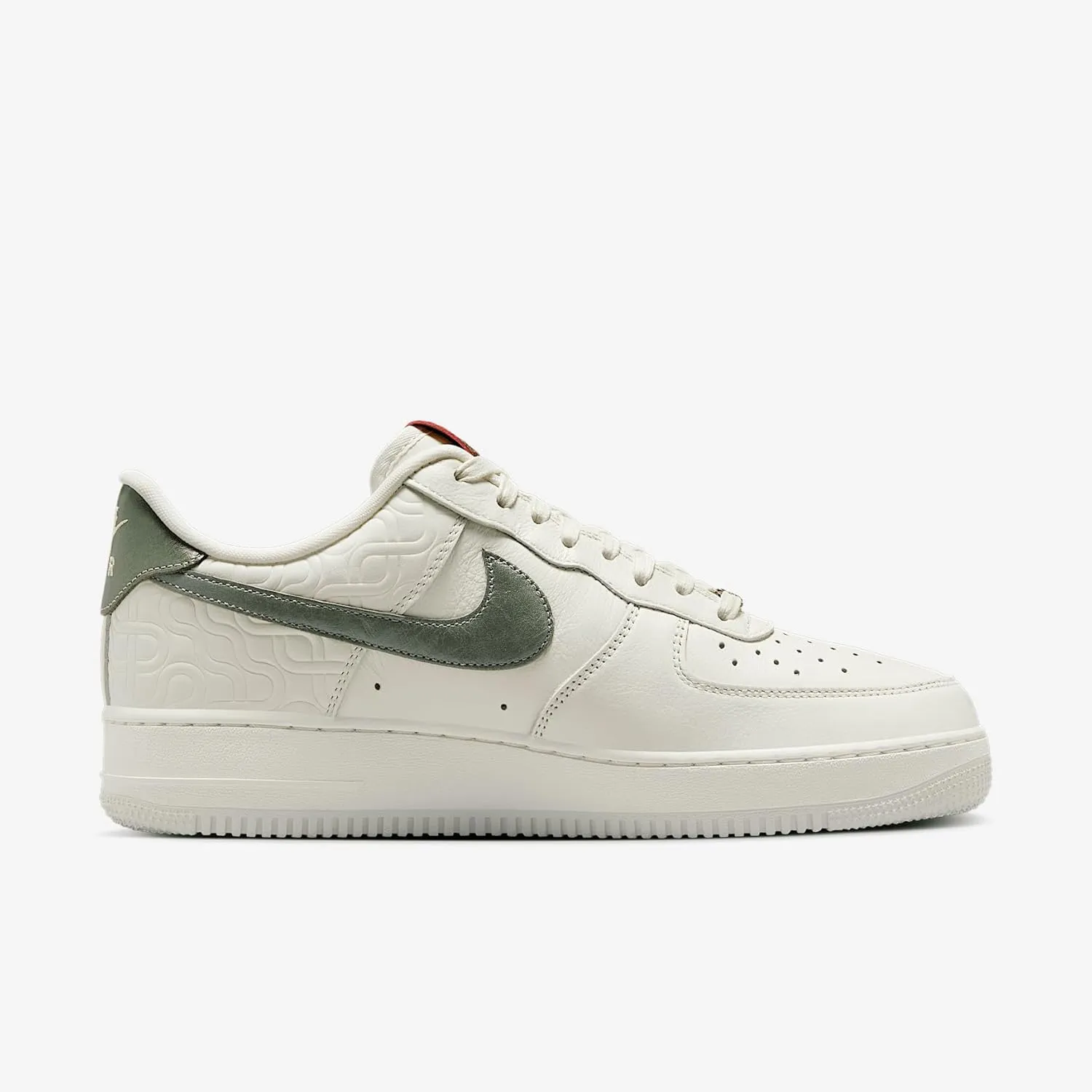Nike Air Force 1 ’07 Men's Shoes (HV5979-130, Sail/Light Bone/University Red/Jade Horizon)
