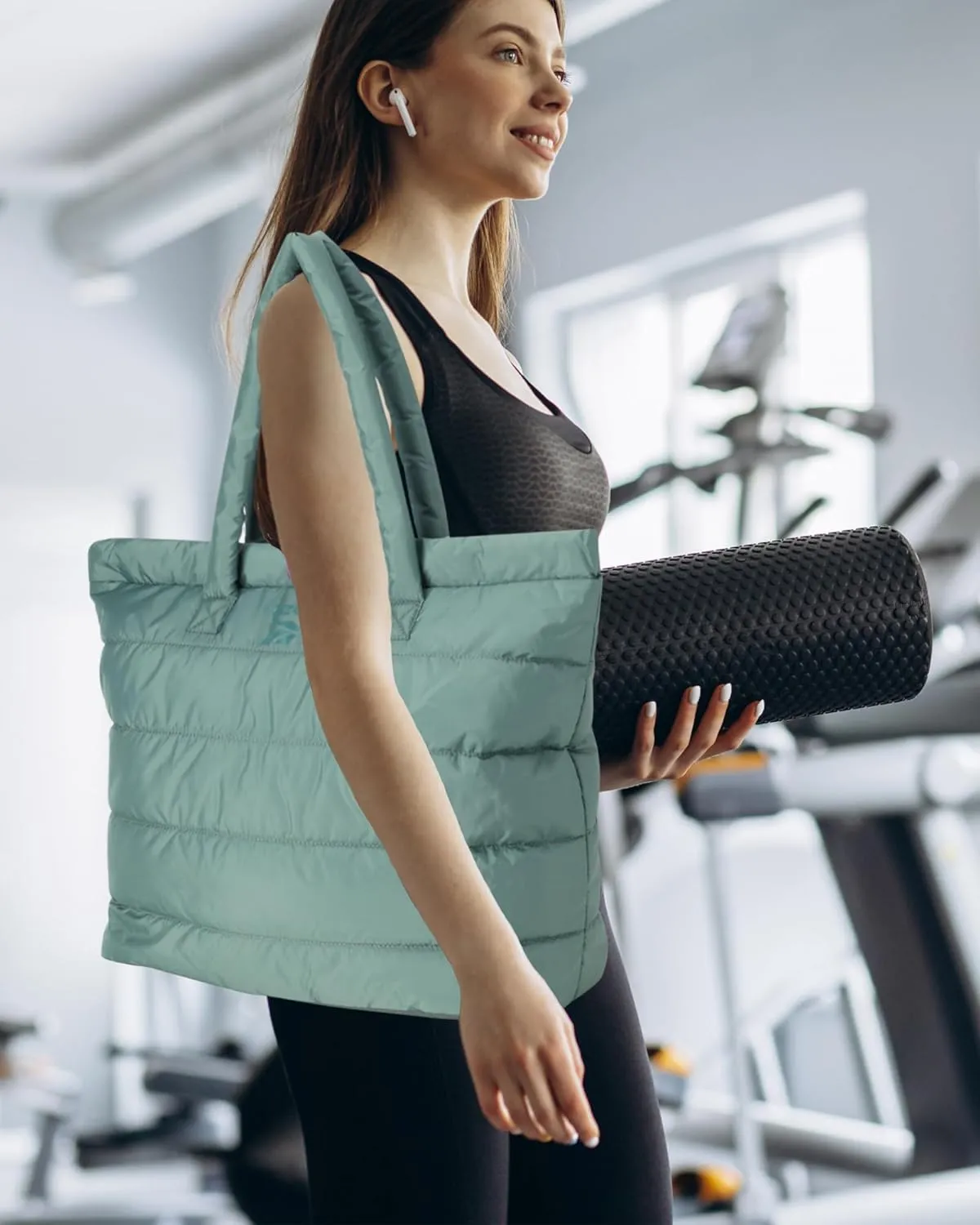 Reebok Women's Gym Tote Bag - Lightweight Carry On Tote Bags for Women - Casual Sports Shoulder Bag with Zipper Closure