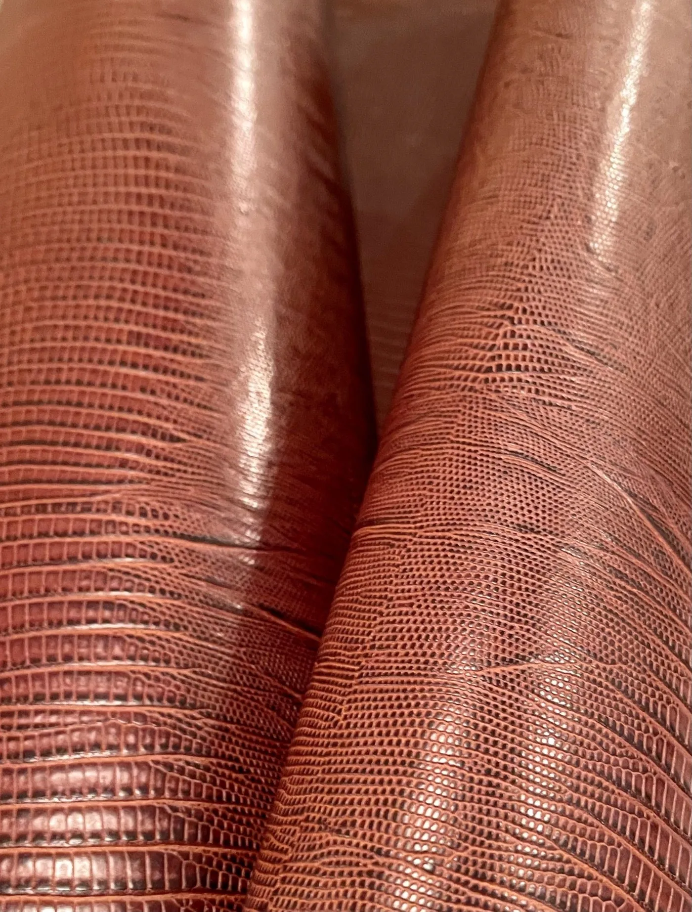 SANTIAGO - dyed, embossed double shoulder