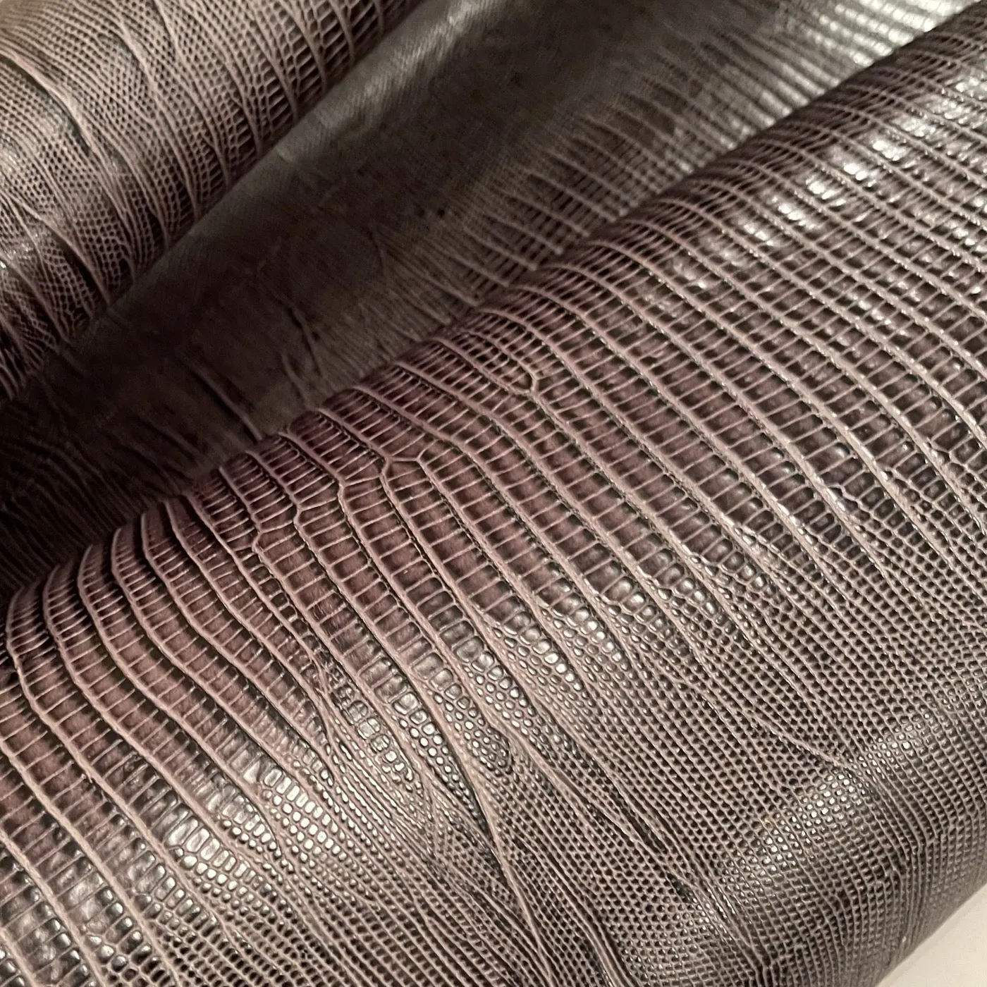 SANTIAGO - dyed, embossed double shoulder