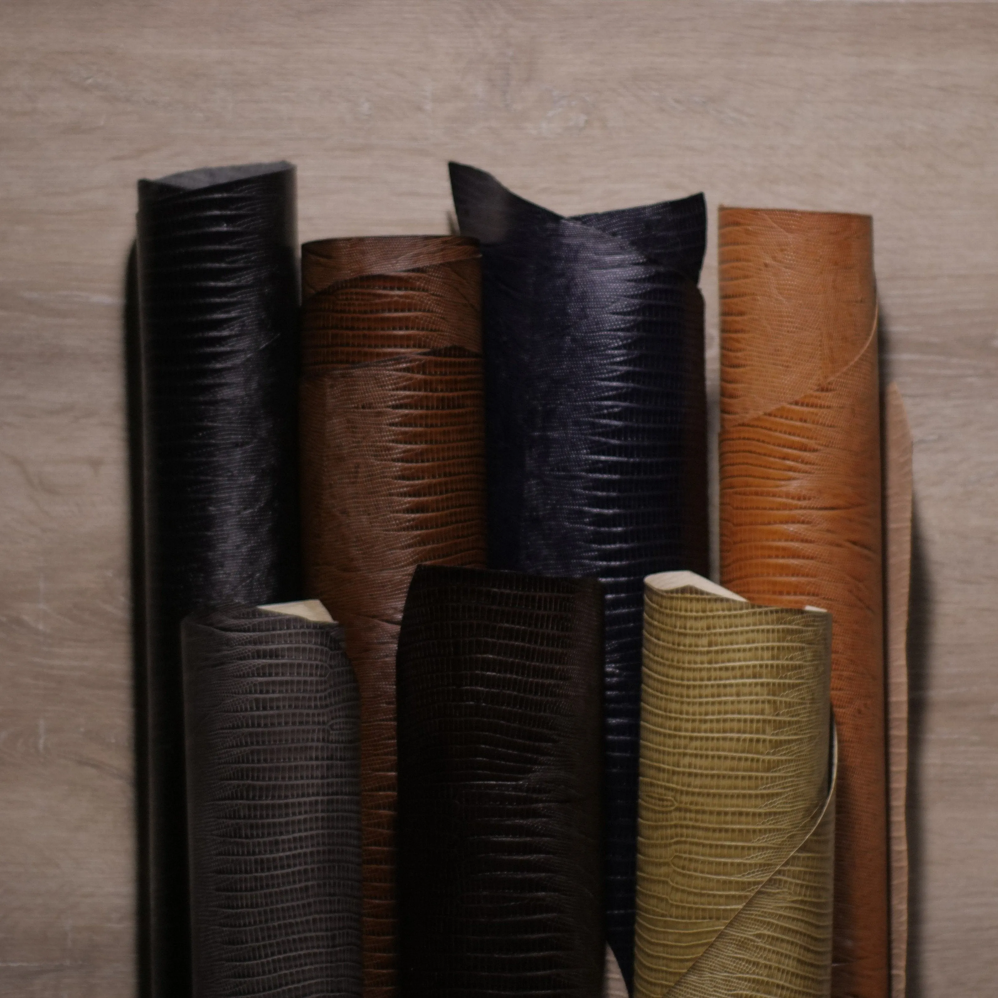SANTIAGO - dyed, embossed double shoulder