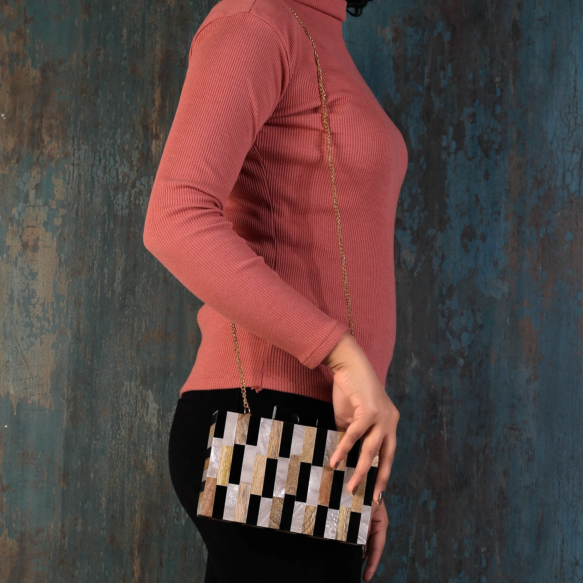The Groovy Gravel Clutch