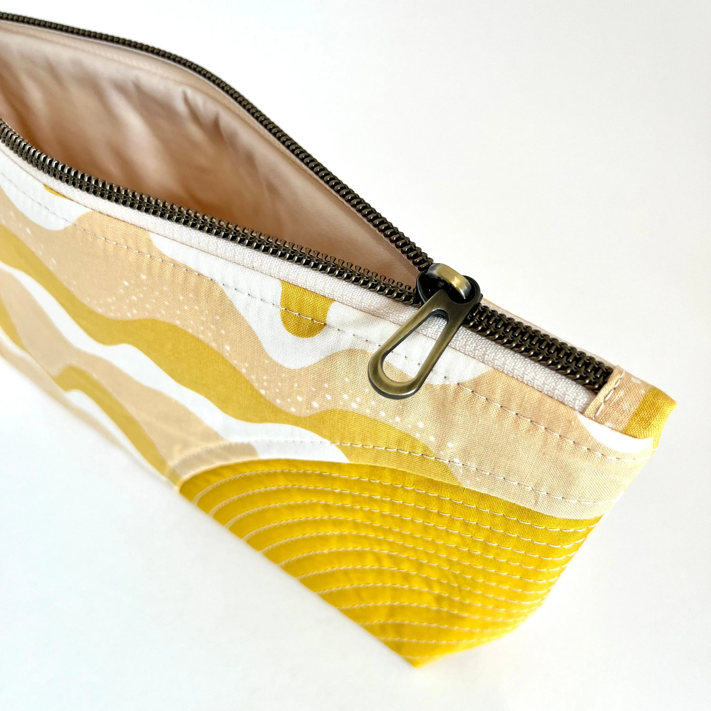 The Traveler Bag | Groovy Waves