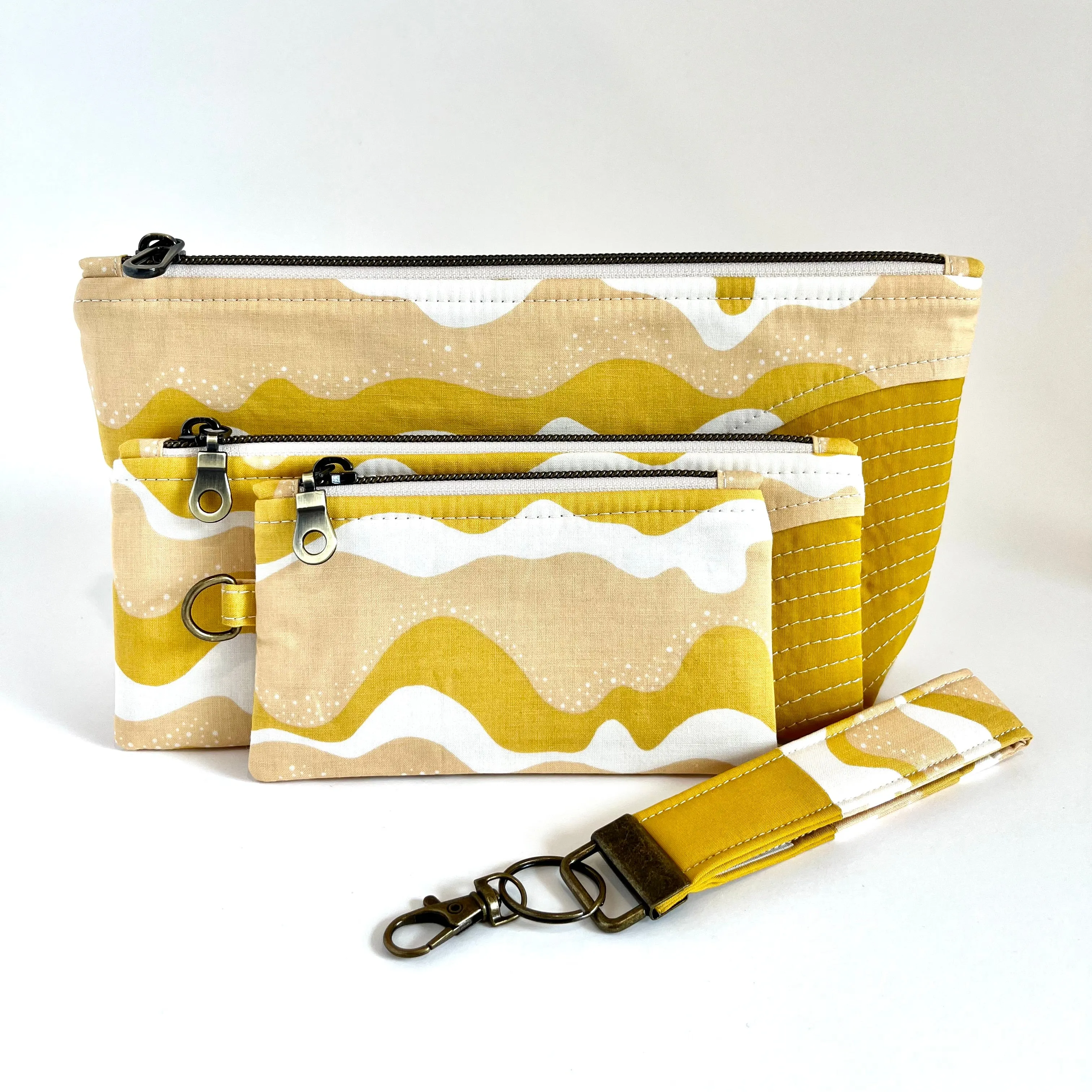 The Traveler Bag | Groovy Waves