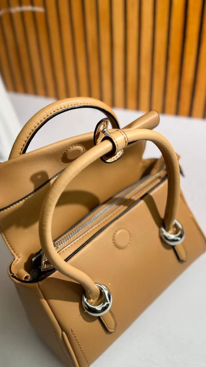 Timeless Elegance: Genuine Leather Handbag with Adjustable Shoulder Strap