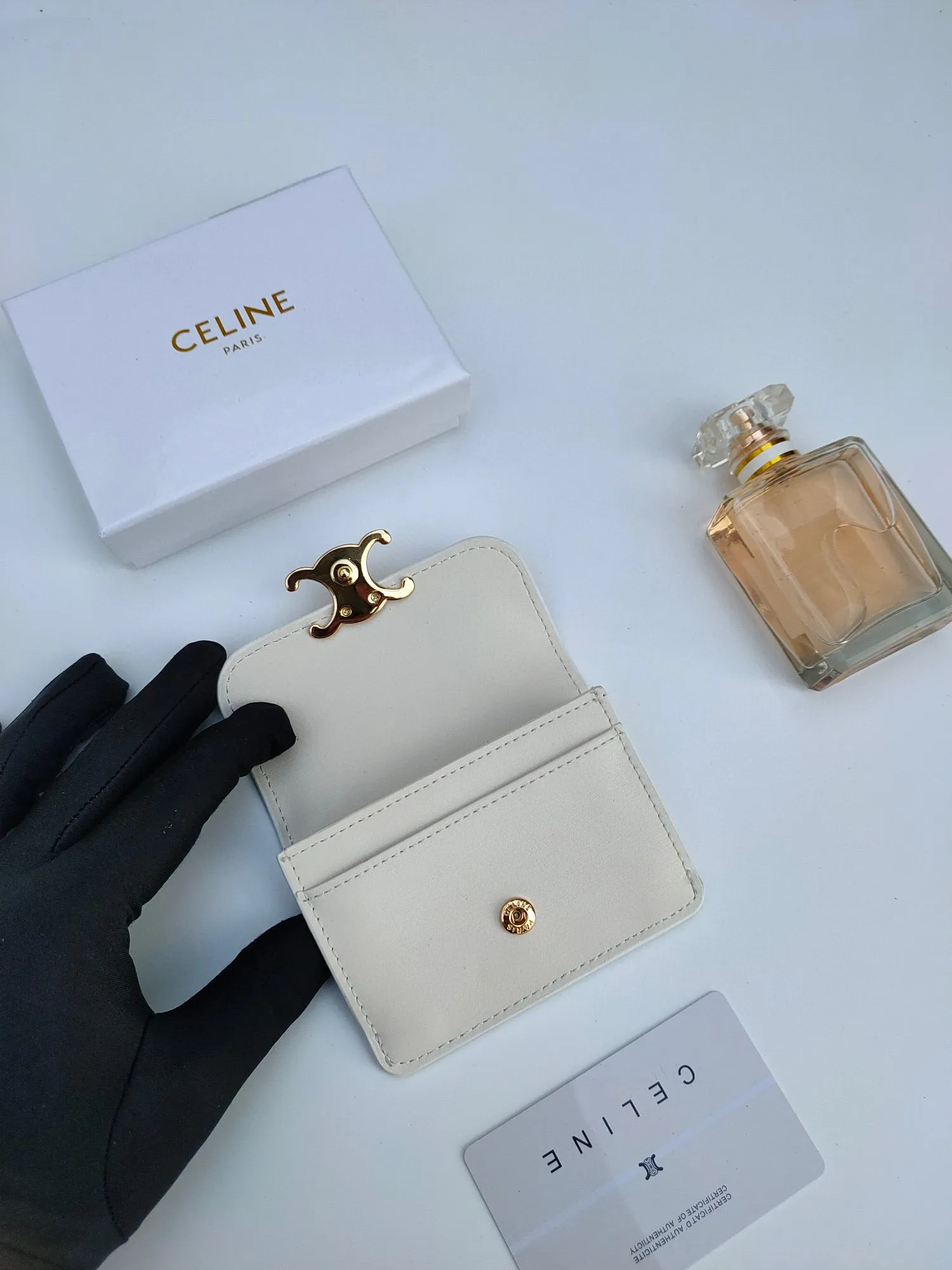 TRIOMPHE Leather Flip Card Holder