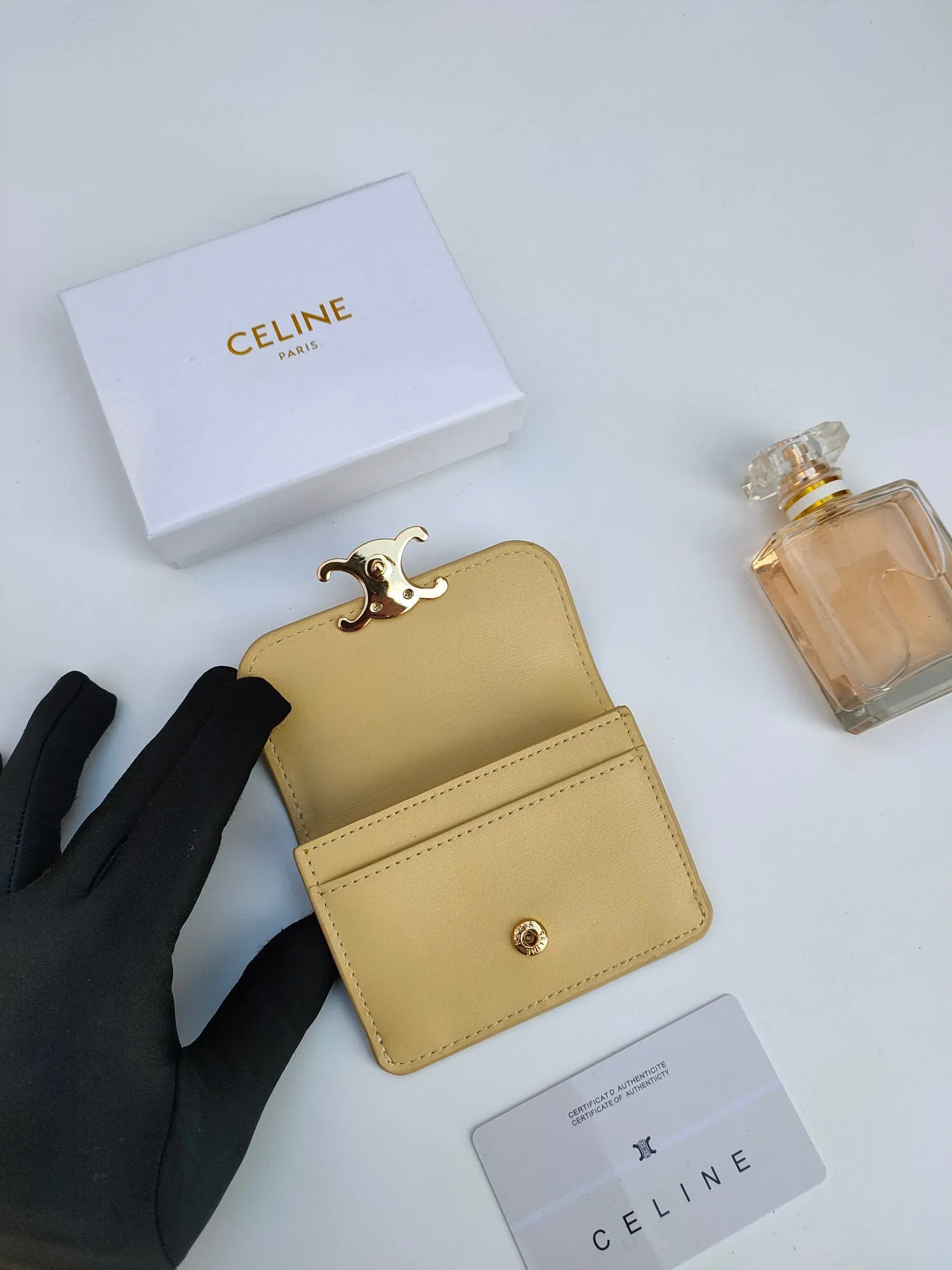 TRIOMPHE Leather Flip Card Holder