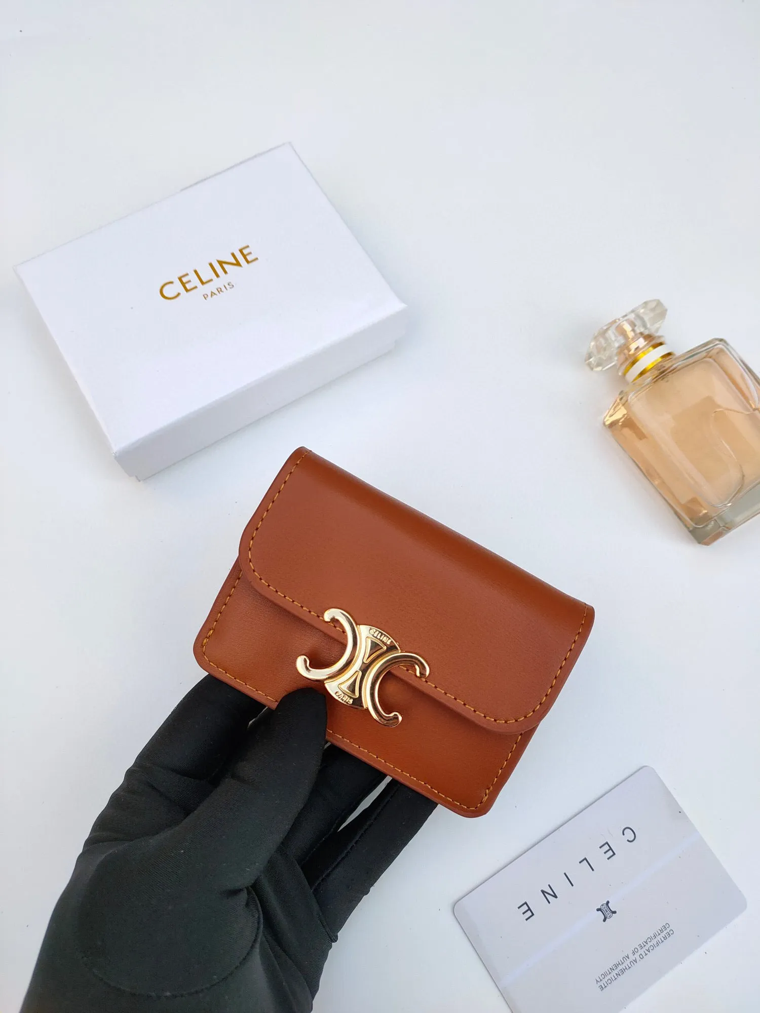 TRIOMPHE Leather Flip Card Holder