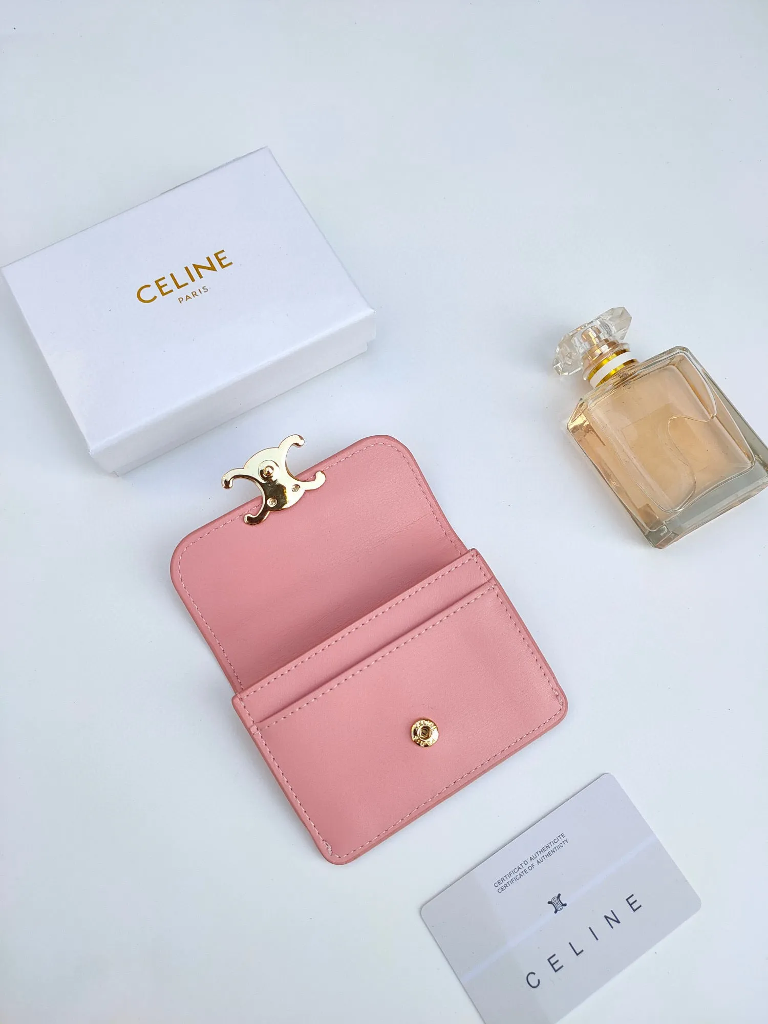TRIOMPHE Leather Flip Card Holder