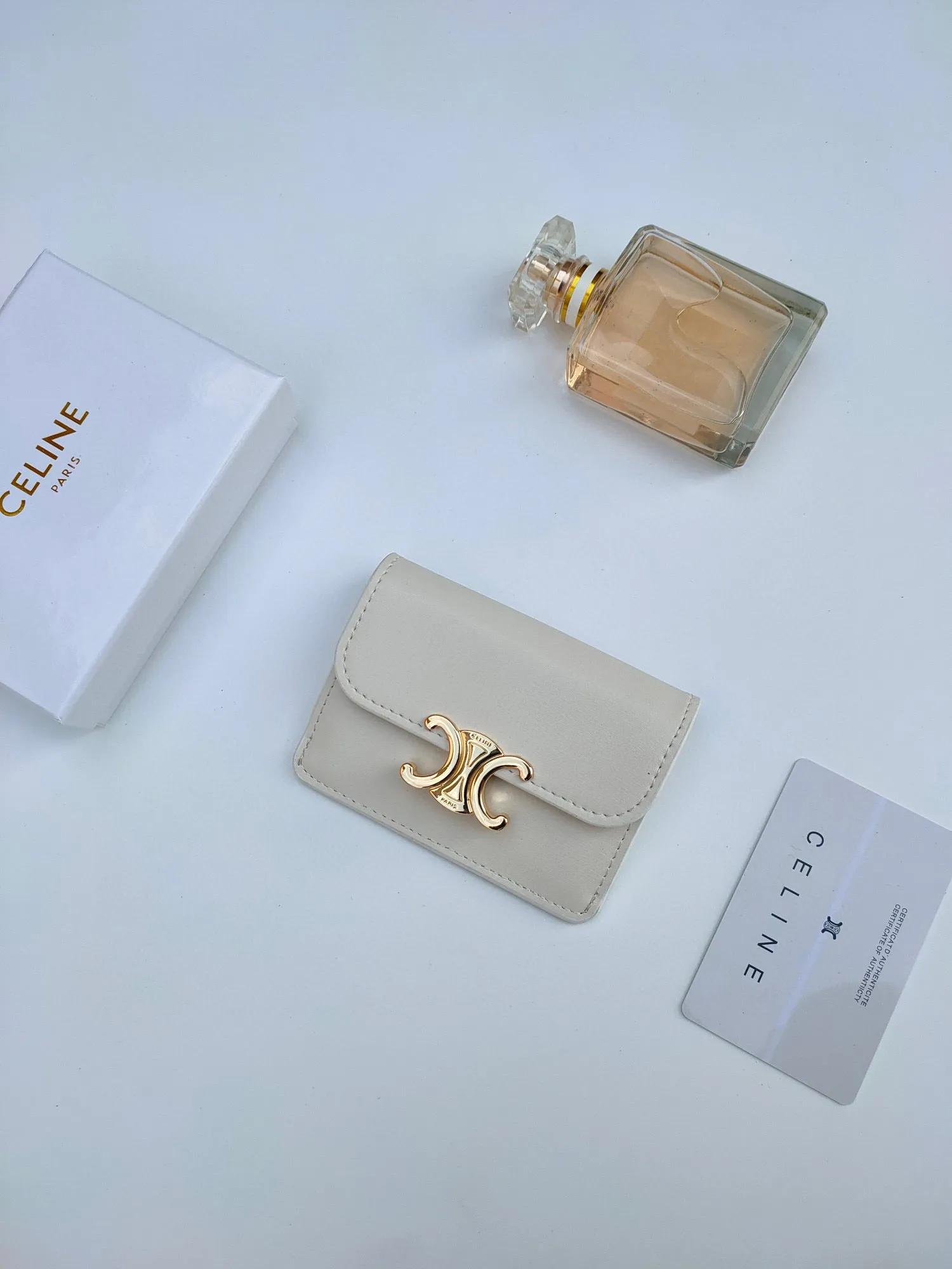TRIOMPHE Leather Flip Card Holder