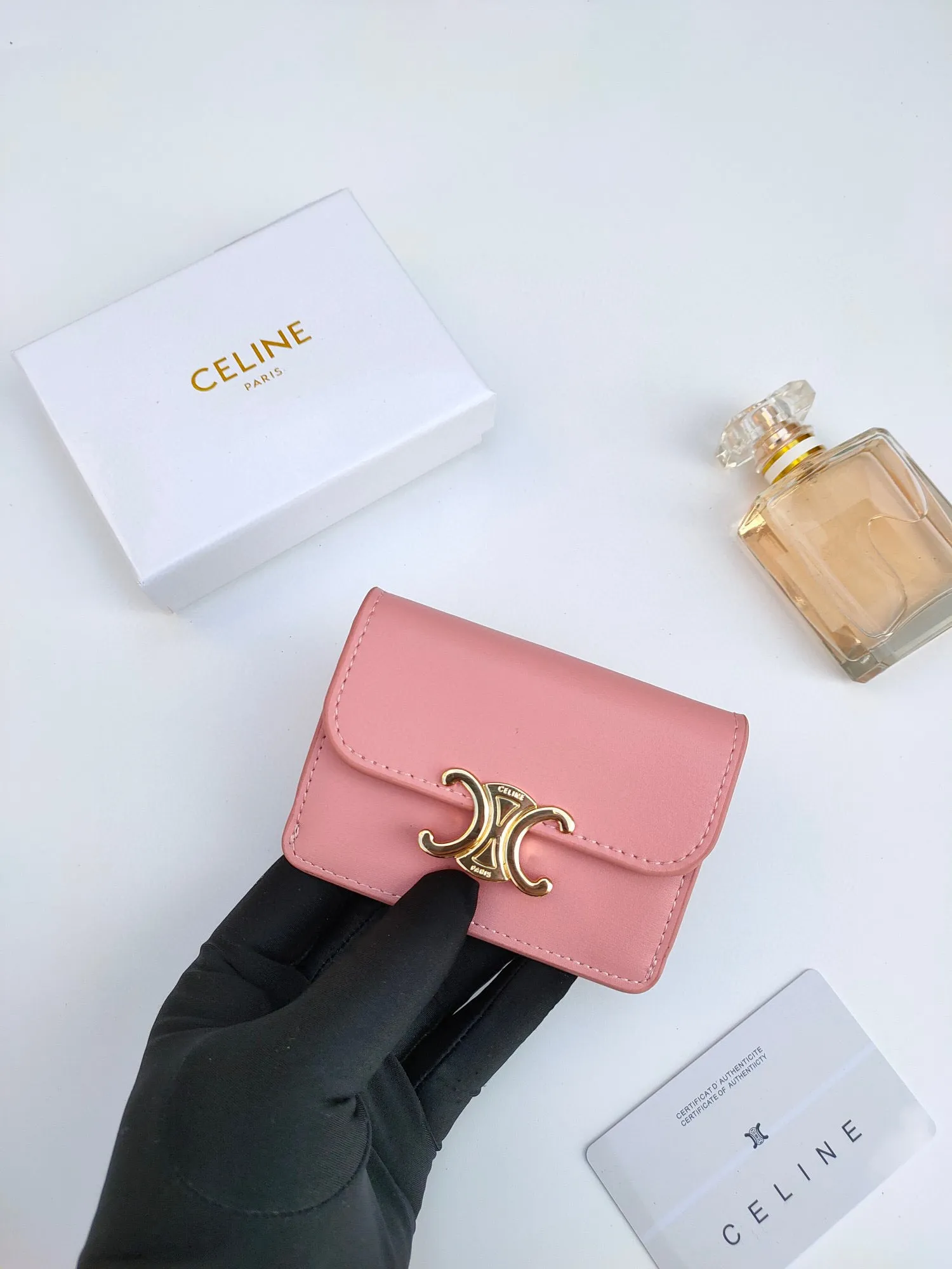 TRIOMPHE Leather Flip Card Holder