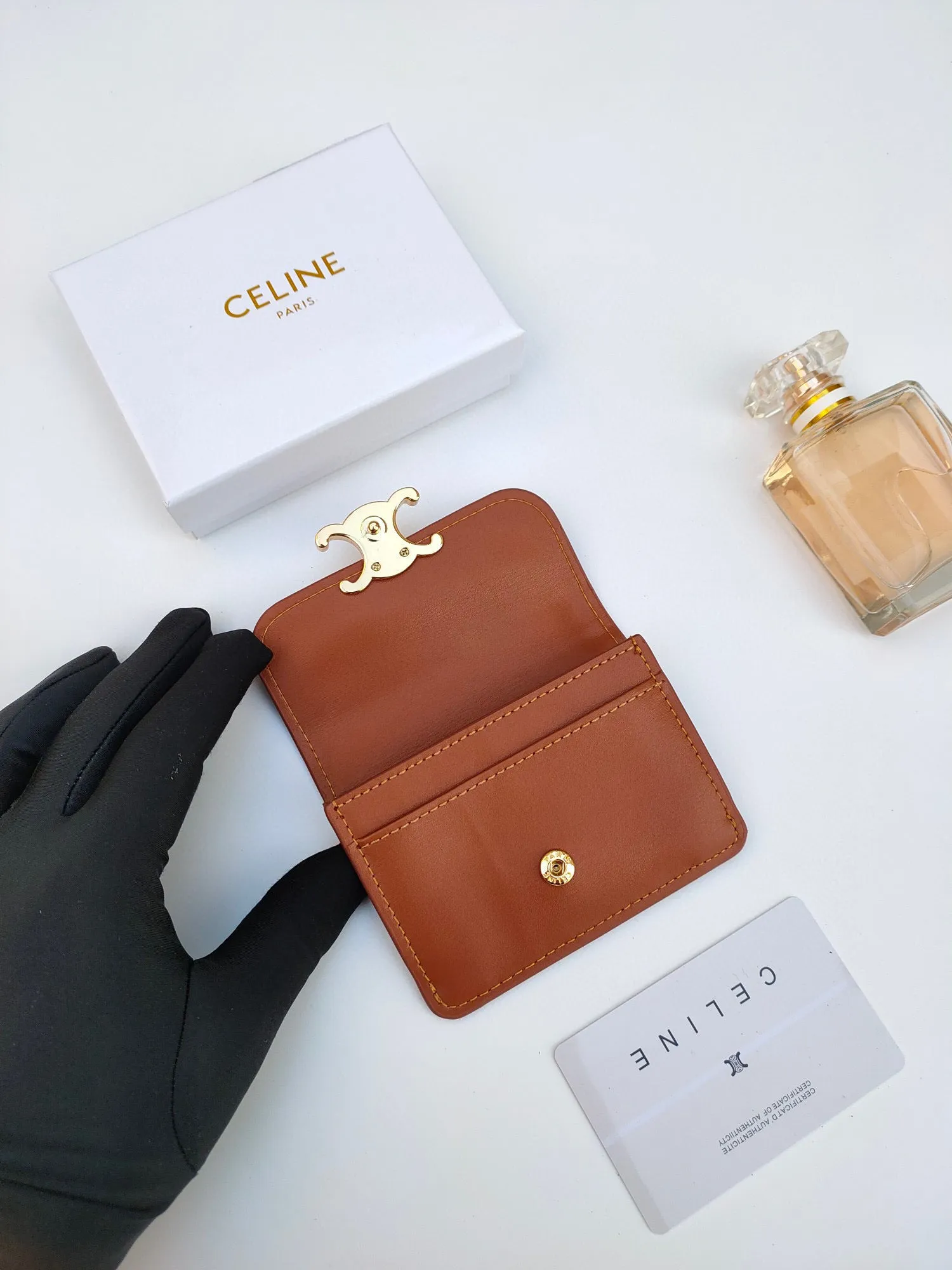 TRIOMPHE Leather Flip Card Holder