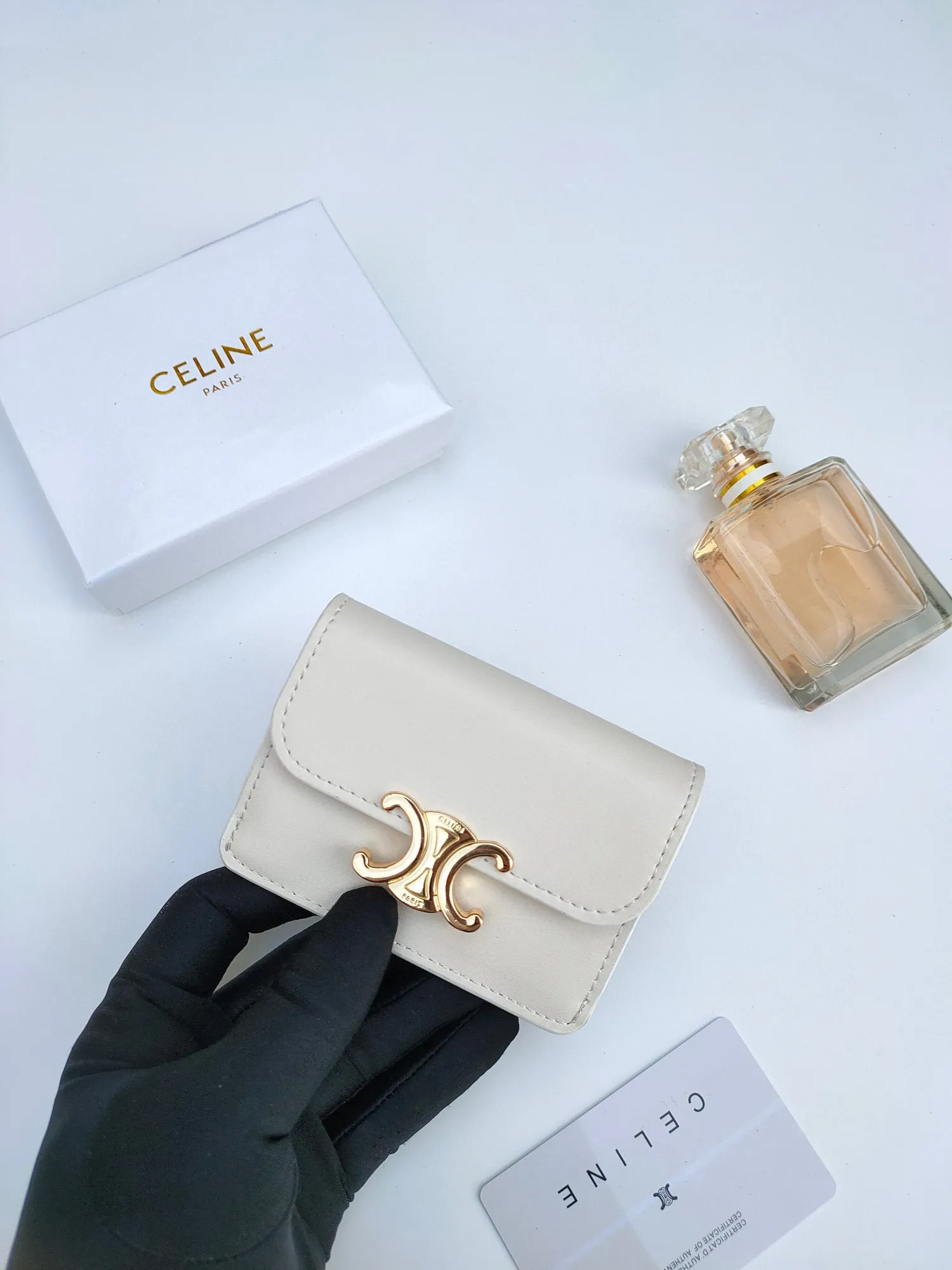 TRIOMPHE Leather Flip Card Holder