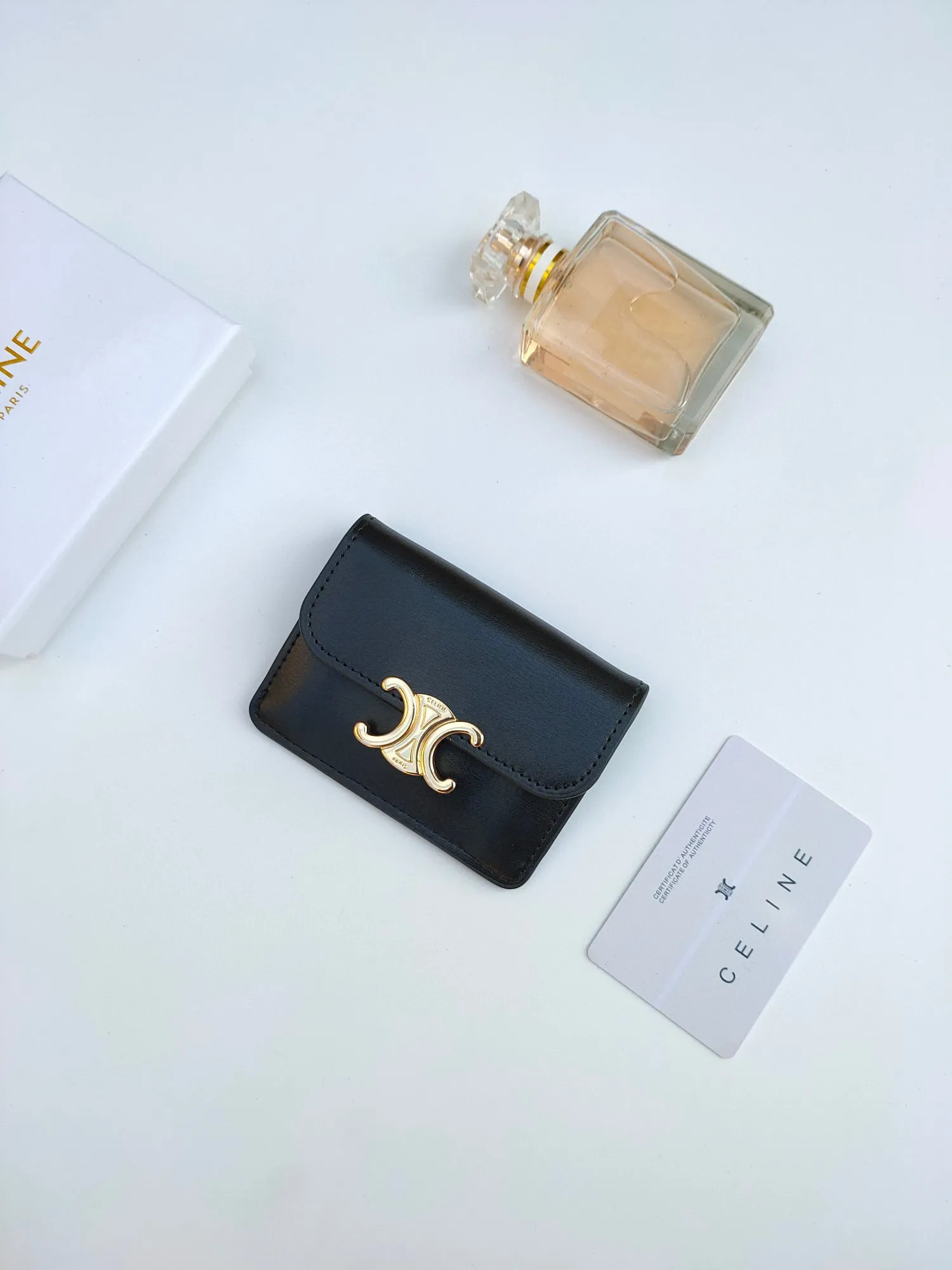 TRIOMPHE Leather Flip Card Holder