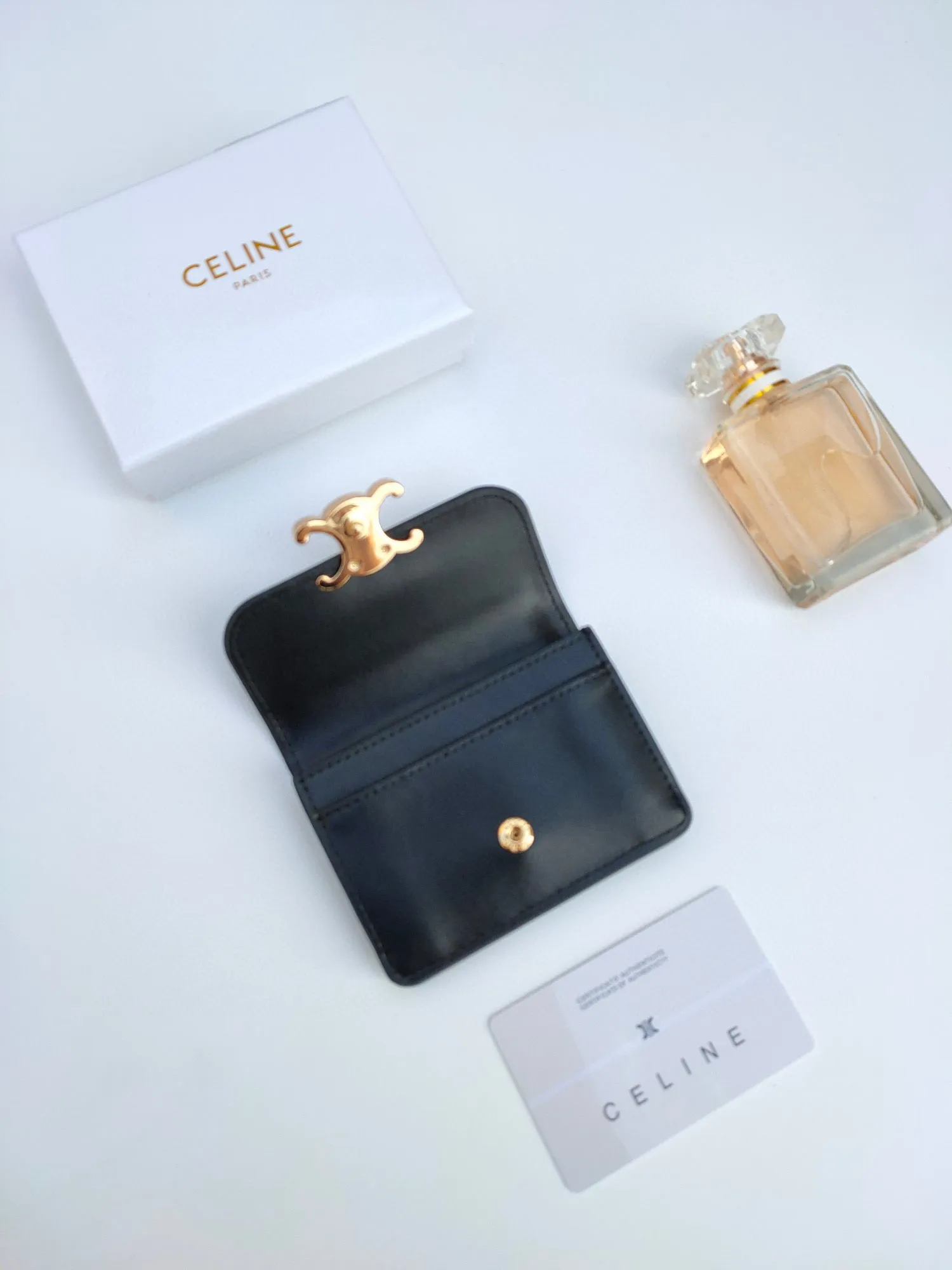 TRIOMPHE Leather Flip Card Holder