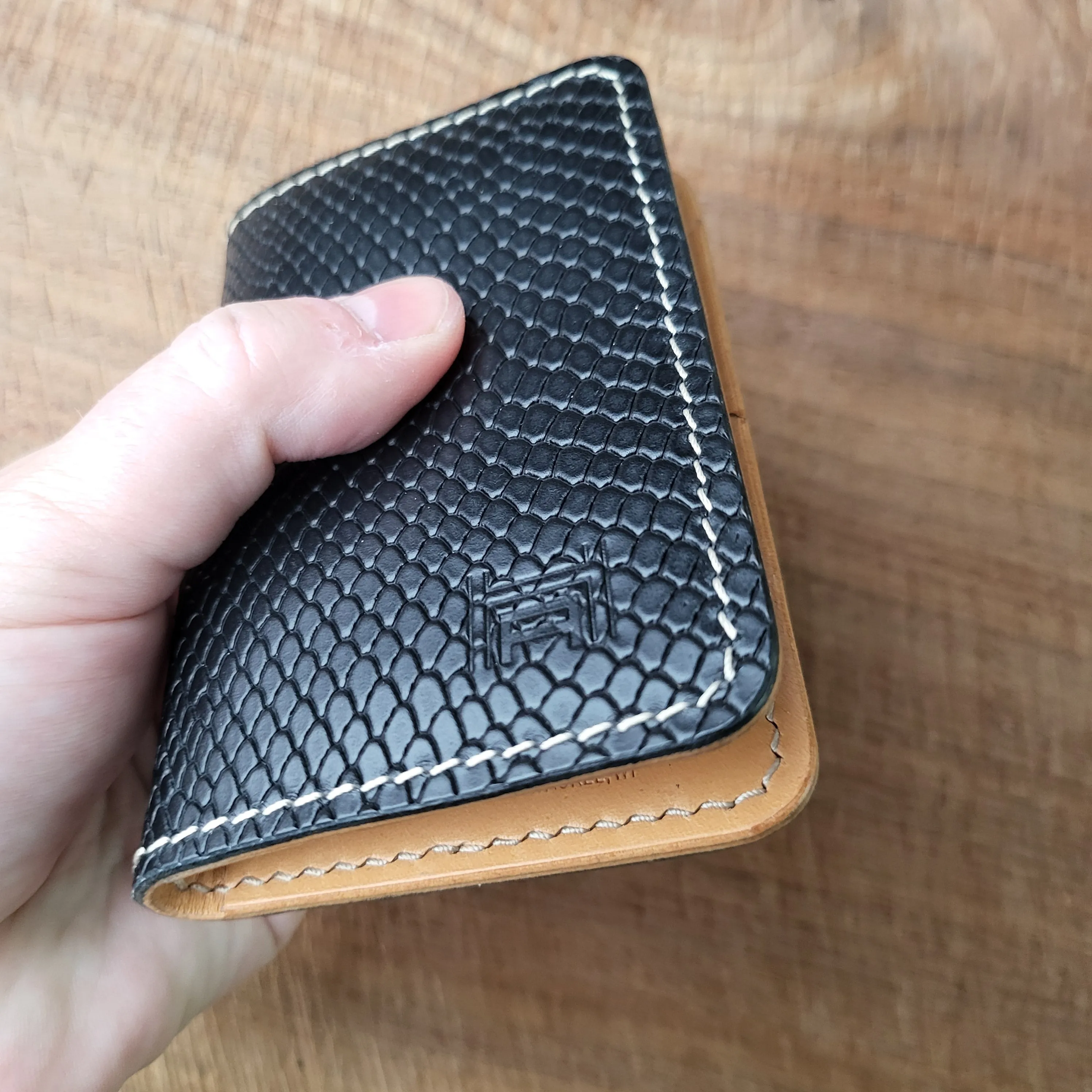 Vertical Curved Cross Card Wallet