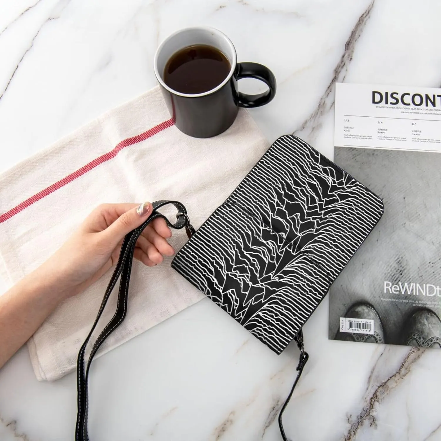 White lines compose mountains Leather Crossbody Phone Purse for Women Cute Wallet Bags Lightweight Mini Sling Bag