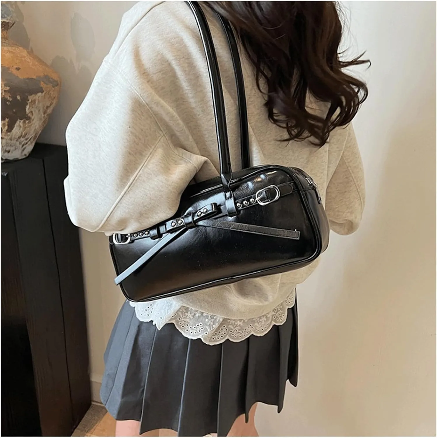 Y2k Purse 2000s Vintage Going Out Shoulder Street Girly Bowling Bag Goth Cute Grunge Sleek Coquette Leather Studded Purses